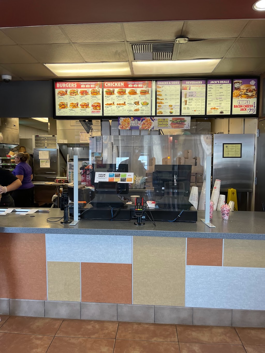 Jack in the Box | restaurant | 10685 S Fortuna Rd, Yuma, AZ 85367, USA | 9283051901 OR +1 928-305-1901