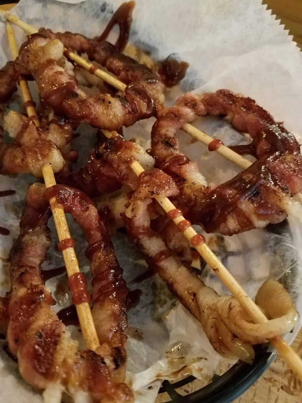 Tucks Ale House | restaurant | 160 Main St, Farmington, ME 04938, USA | 2078602666 OR +1 207-860-2666