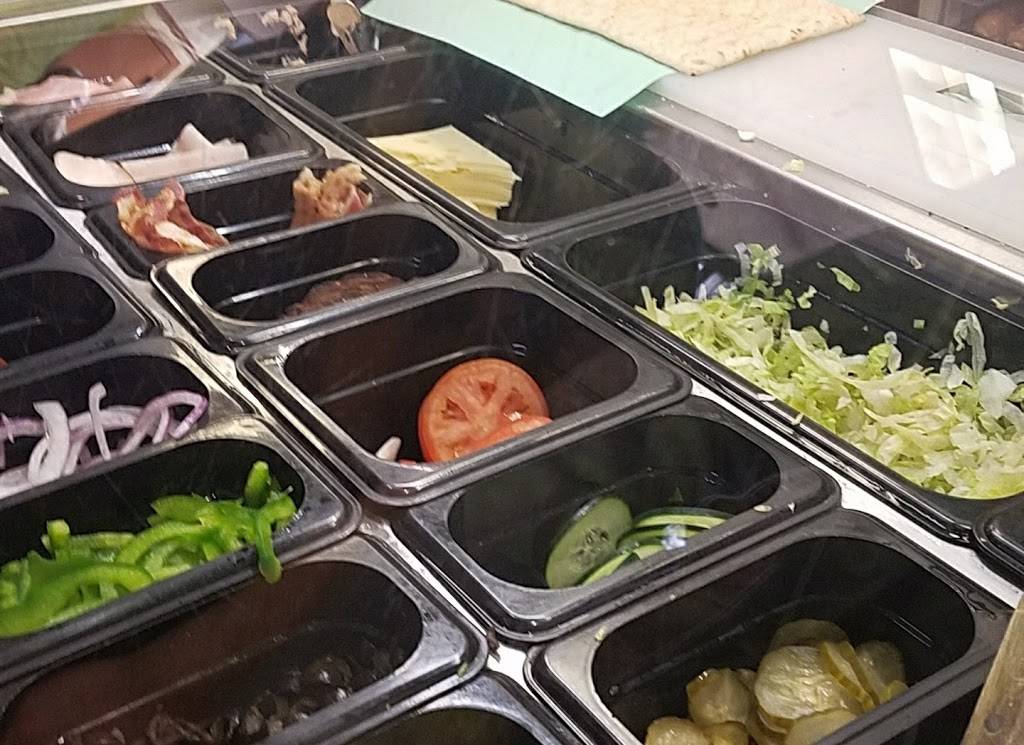 Subway Restaurants | restaurant | Riverview Tower, 111 Soledad #105, San Antonio, TX 78205, USA | 2102129534 OR +1 210-212-9534