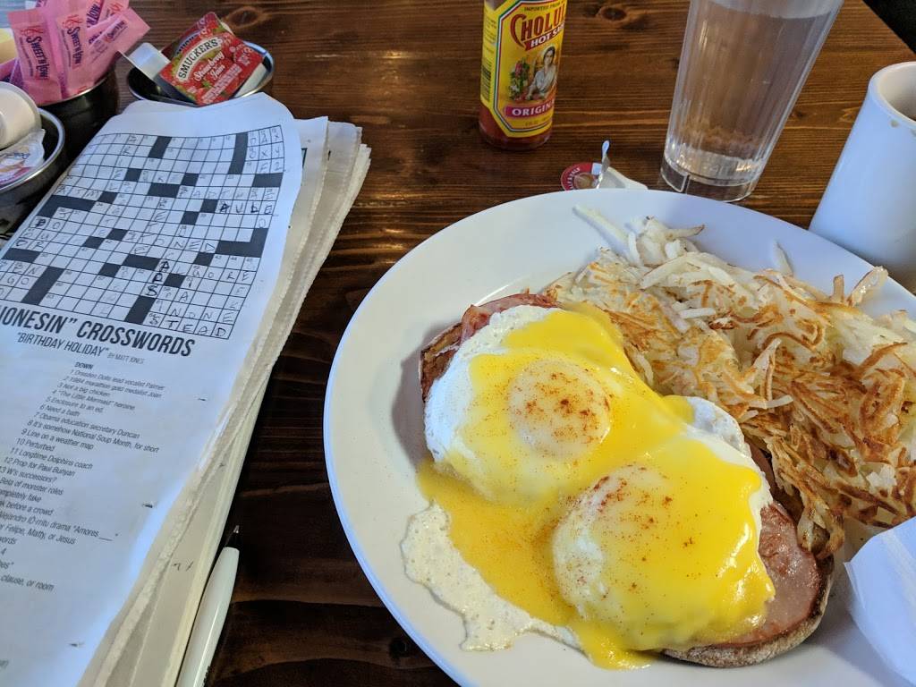 Pegtown Station | restaurant | 8654 S Maple City Rd, Maple City, MI 49664, USA | 2312286692 OR +1 231-228-6692