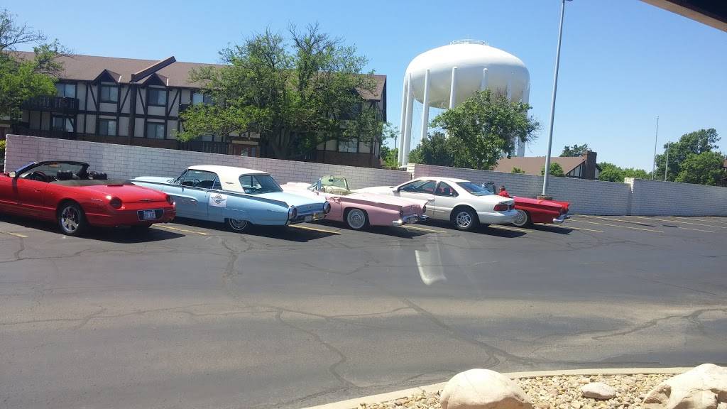 Barnrds Roast Beef Restaurant | restaurant | 2037 N Woodlawn Blvd #1812, Wichita, KS 67208, USA | 3166862431 OR +1 316-686-2431