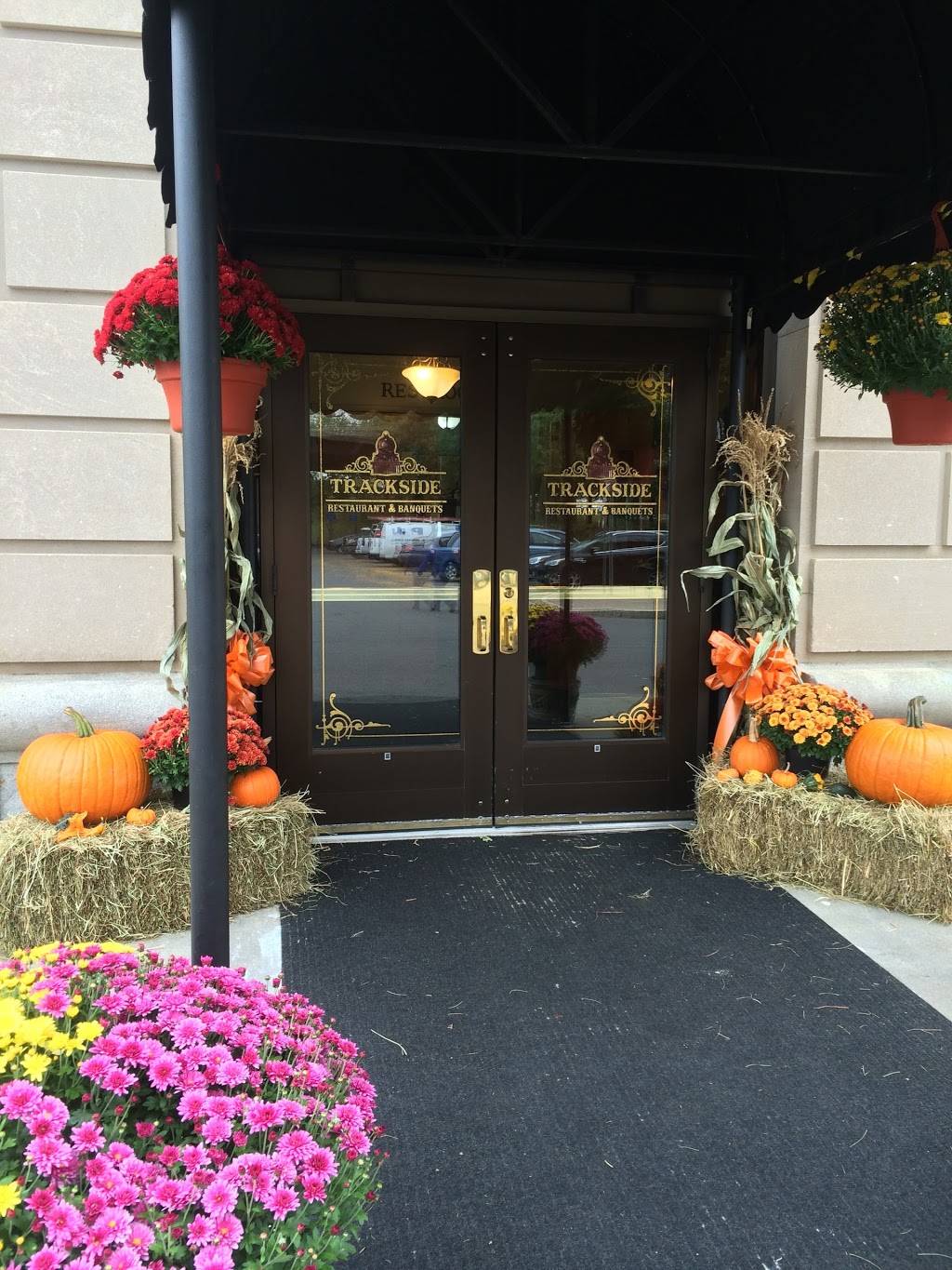 Trackside Restaurant | restaurant | 321 Main St, Utica, NY 13501, USA | 3153160228 OR +1 315-316-0228