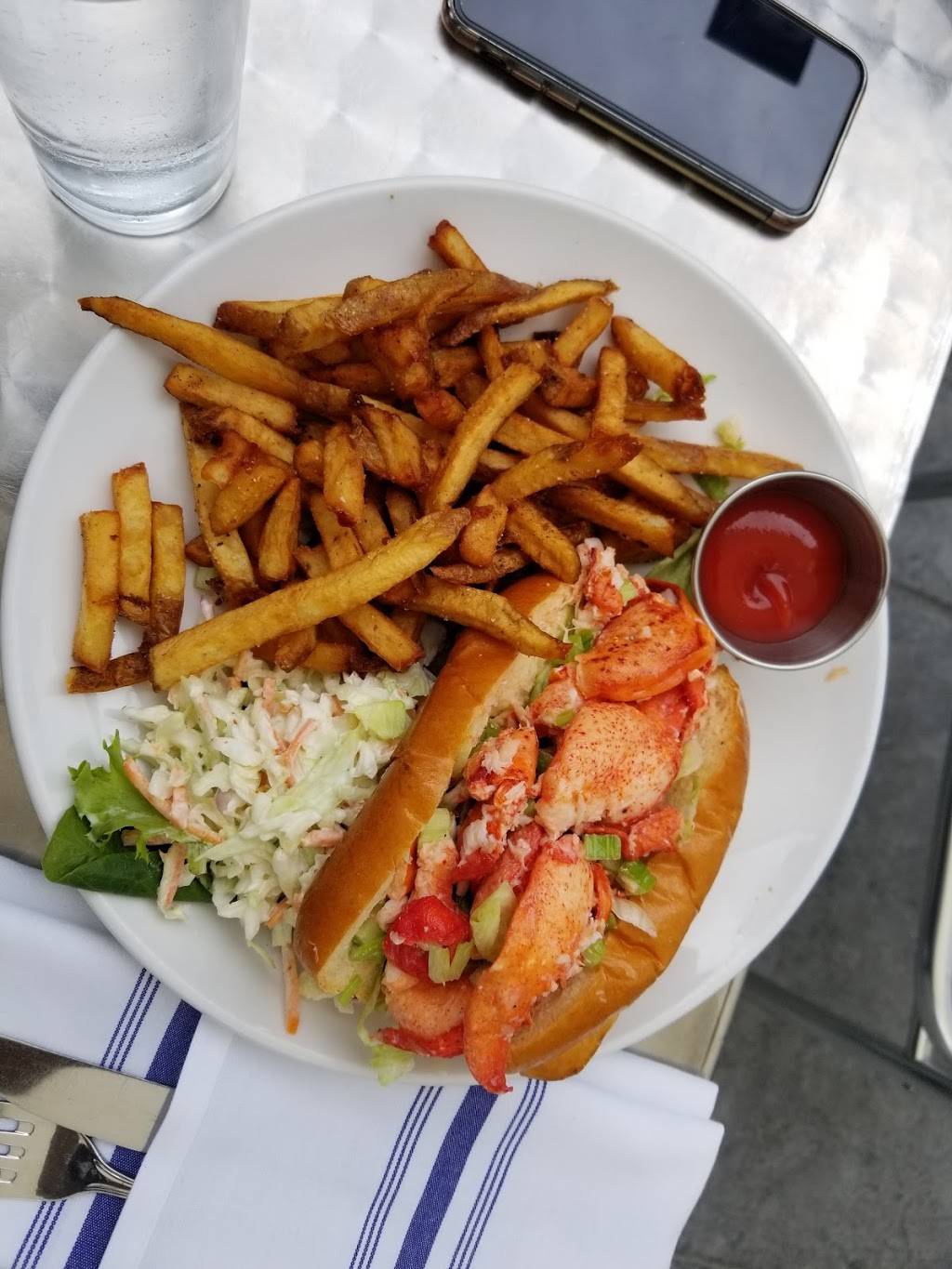 The Oysterman | restaurant | 3807, 30 Railroad Ave, Duxbury, MA 02332, USA | 7819342900 OR +1 781-934-2900