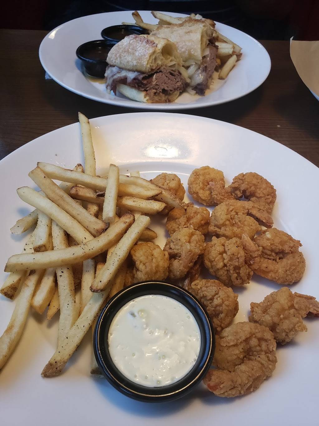 TGI Fridays | restaurant | 6840 Northlake Mall Dr, Charlotte, NC 28269, USA | 7045962869 OR +1 704-596-2869