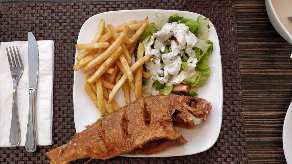 Les Grillades | restaurant | 111 Colonnade Rd, Nepean, ON K2E 7M3, Canada | 6137233224 OR +1 613-723-3224