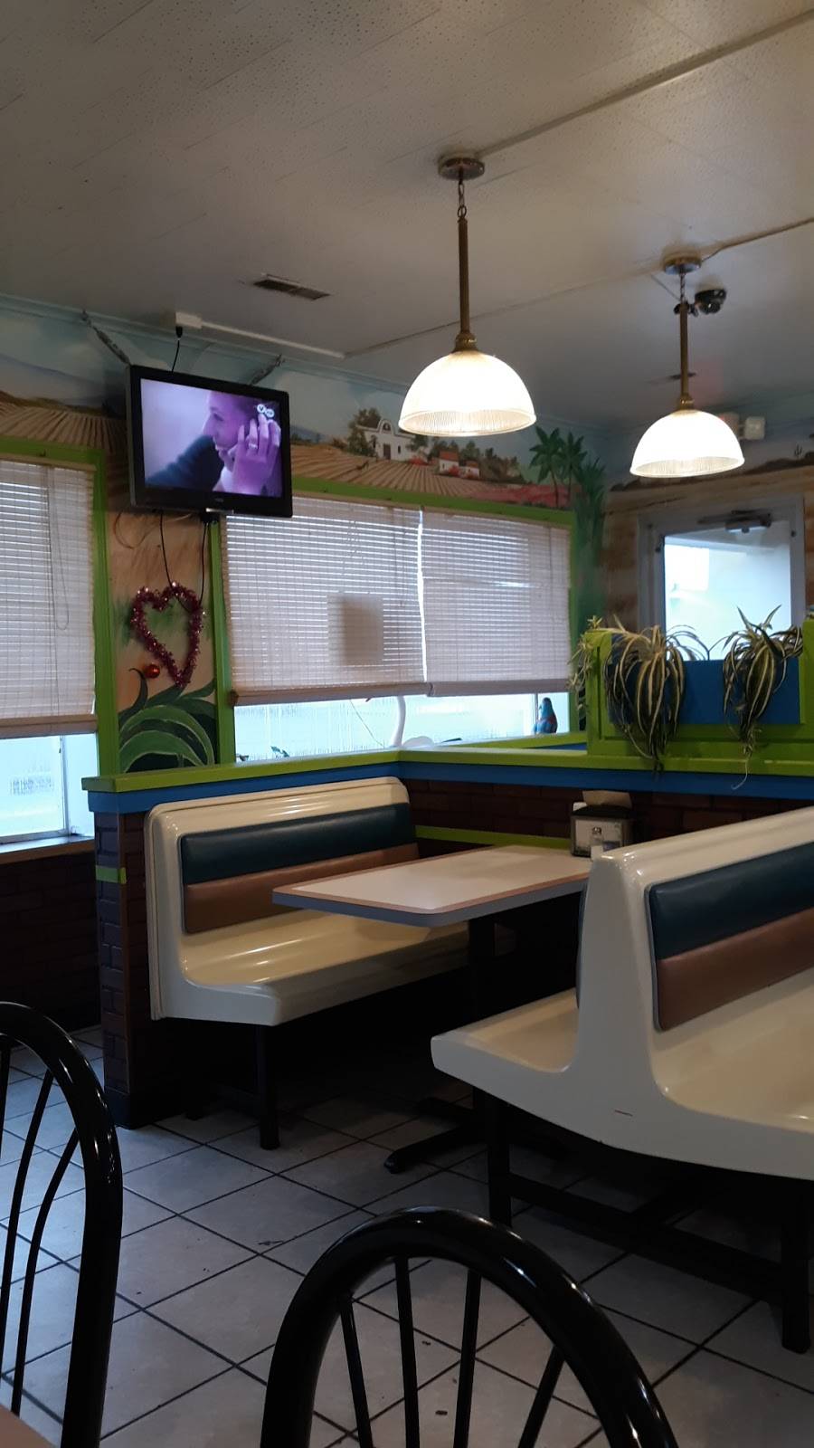 Luceros Mexican Restaurant | meal takeaway | 146 N Elm St, Ottawa, OH 45875, USA | 4195239263 OR +1 419-523-9263