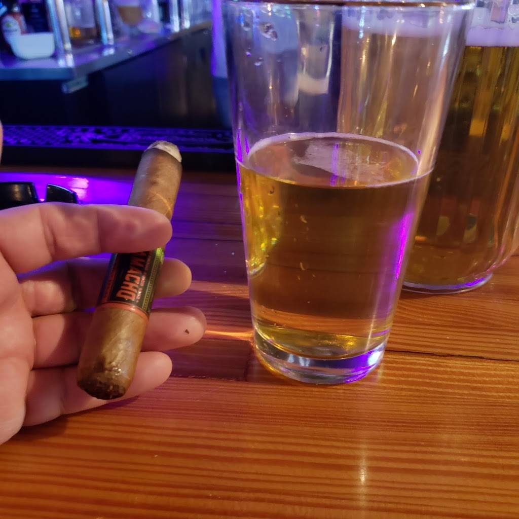 Rockin Cigar Bar & Grill @ Thunderbird | restaurant | 6404 N Mesa St, El Paso, TX 79912, USA | 9157594159 OR +1 915-759-4159