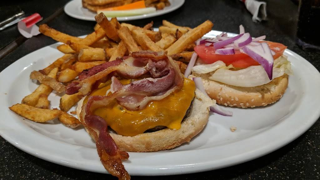 Richmond Gourmet Restaurant | restaurant | 3518 McBean St, Richmond, ON K0A 2Z0, Canada | 6138382888 OR +1 613-838-2888