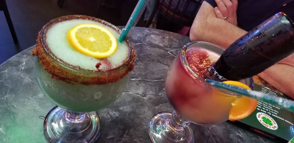 Big Lous Burgers & BBQ | restaurant | 2014 S WW White Rd, San Antonio, TX 78222, USA | 2103598015 OR +1 210-359-8015