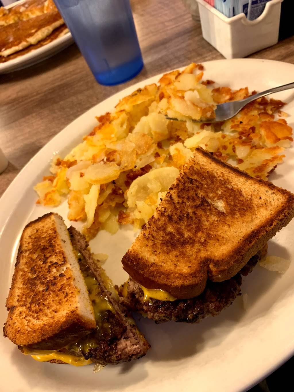 Chalet | restaurant | 7340 W 38th Ave, Wheat Ridge, CO 80033, USA | 3034216622 OR +1 303-421-6622