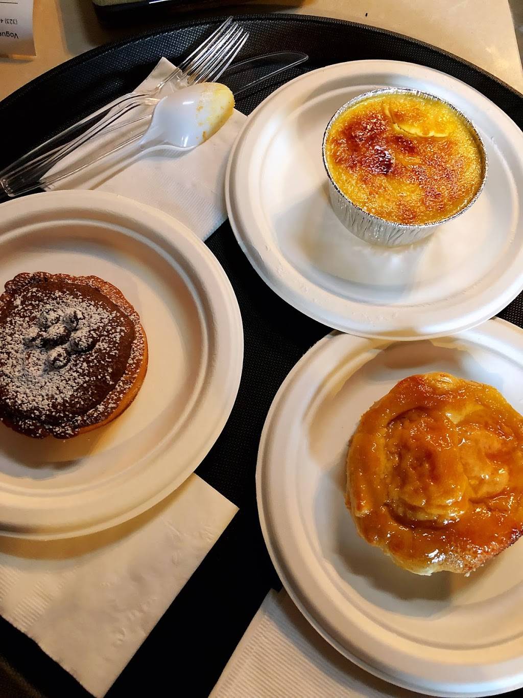 Vogue Café | cafe | 7407 Melrose Ave, Los Angeles, CA 90046, USA | 3234247066 OR +1 323-424-7066