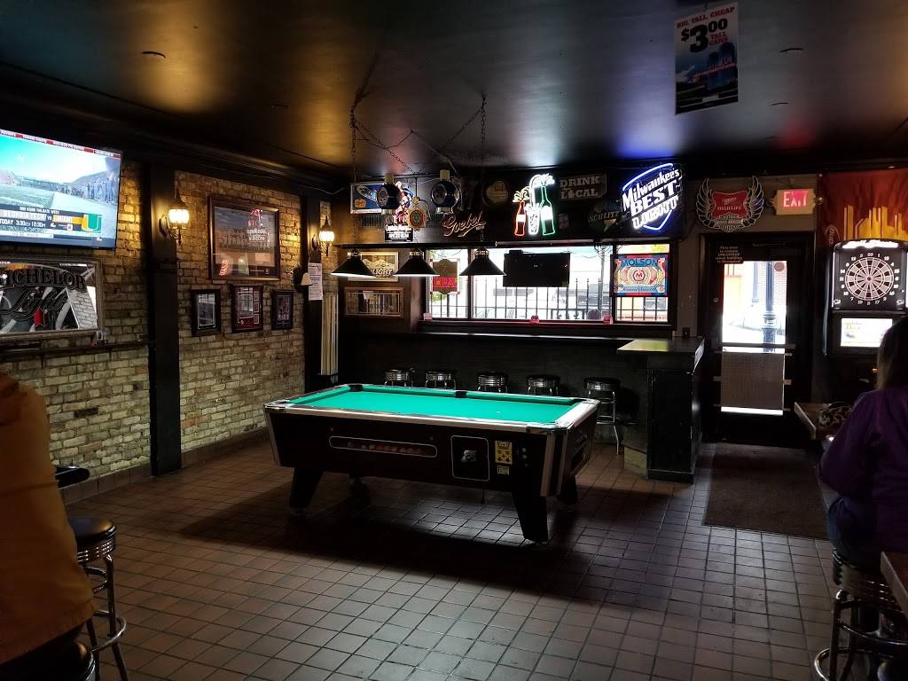 Bird Bar & Grill | restaurant | 223 S Main St, Mt Pleasant, MI 48858, USA | 9897722493 OR +1 989-772-2493