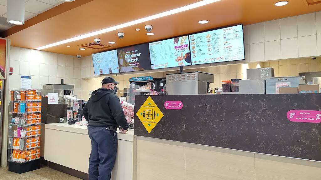 Dunkin | bakery | Boston Logan International Airport, Gate B30, East Boston, MA 02128, USA | 6175610556 OR +1 617-561-0556