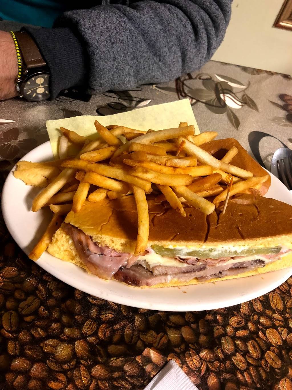 El Tinajon | restaurant | 3762 E Flamingo Rd, Las Vegas, NV 89121, USA | 7025312743 OR +1 702-531-2743