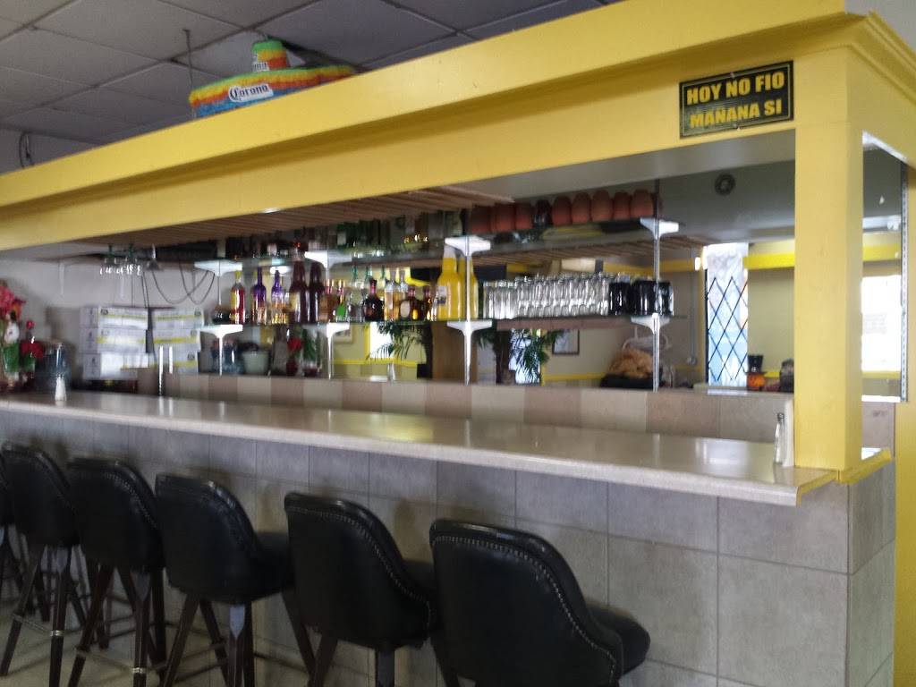 Juanitas Restaurant | restaurant | 9 L W Besinger Dr L, Carpentersville, IL 60110, USA | 8478361503 OR +1 847-836-1503