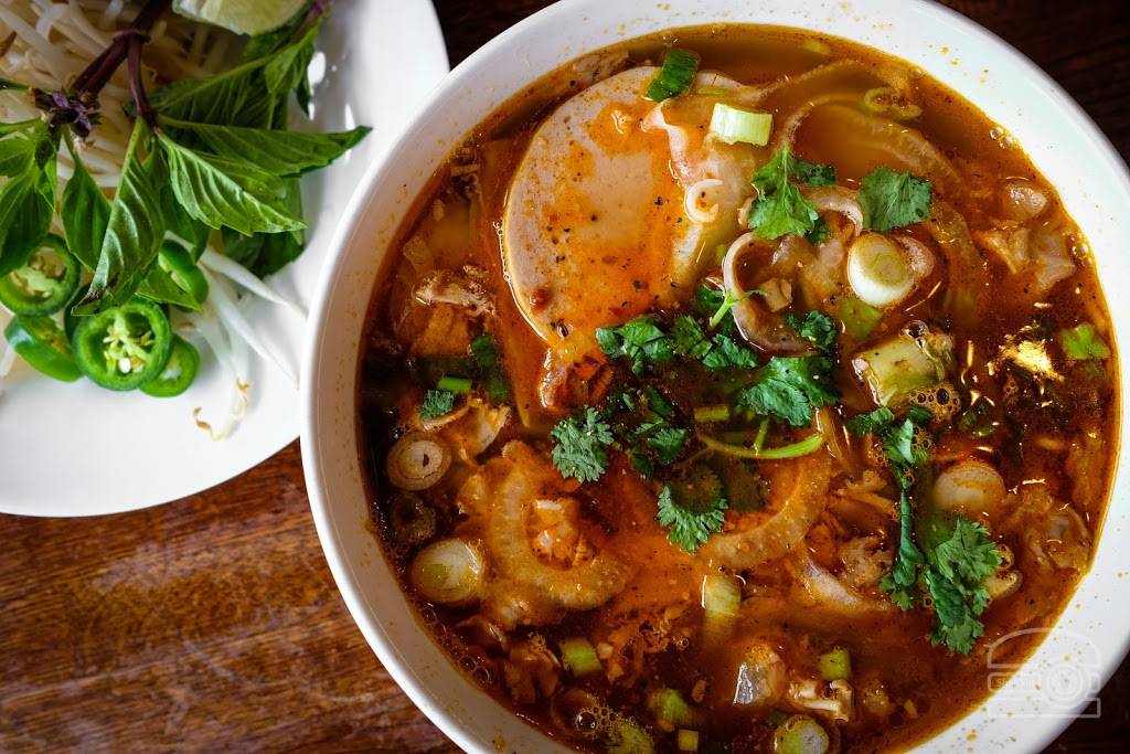 PHO HUNG VIETNAMESE CUISINE | restaurant | 20 Commerce Dr, Westover, WV 26501, USA | 3042925622 OR +1 304-292-5622