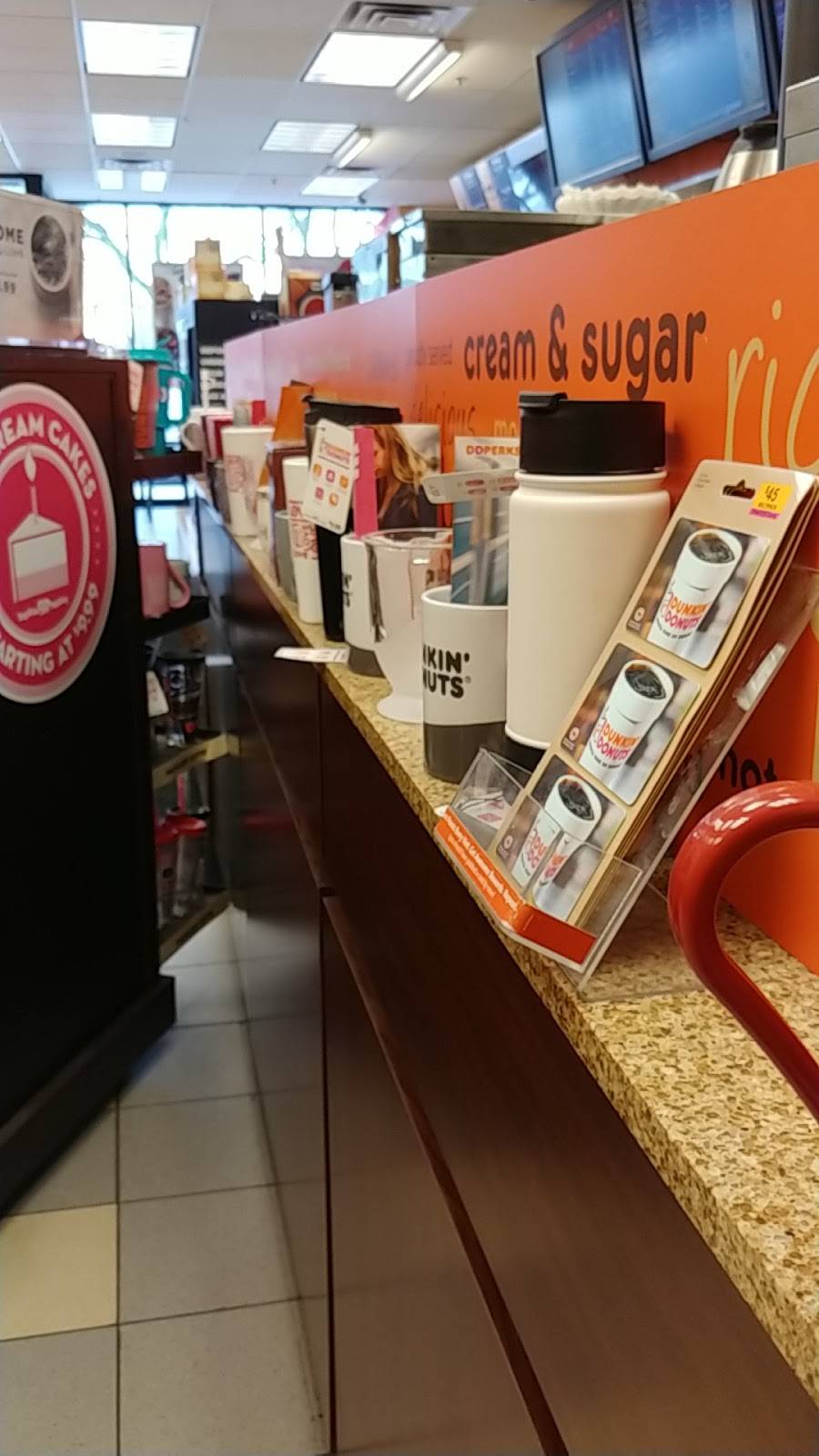 Dunkin Donuts | cafe | 3946 W Devon Ave, Lincolnwood, IL 60712, USA | 8476777077 OR +1 847-677-7077