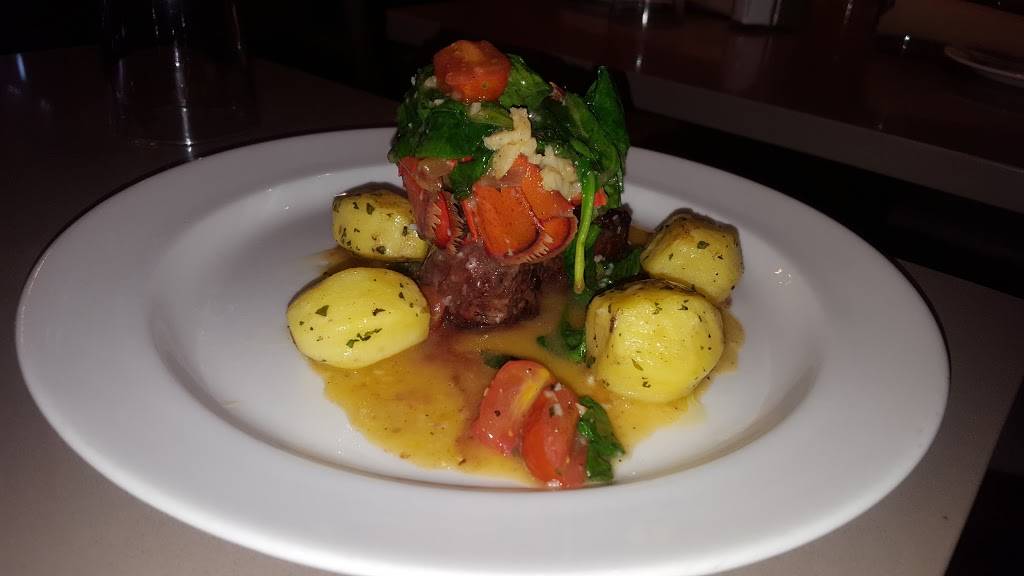 The Berry Tavern | restaurant | 2 High St, Danvers, MA 01923, USA | 9787772377 OR +1 978-777-2377