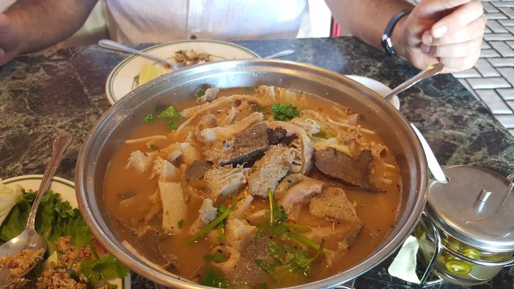 Khun Dang Thai Cuisine | restaurant | 4415, 13436 Sherman Way, North Hollywood, CA 91605, USA | 8185034993 OR +1 818-503-4993