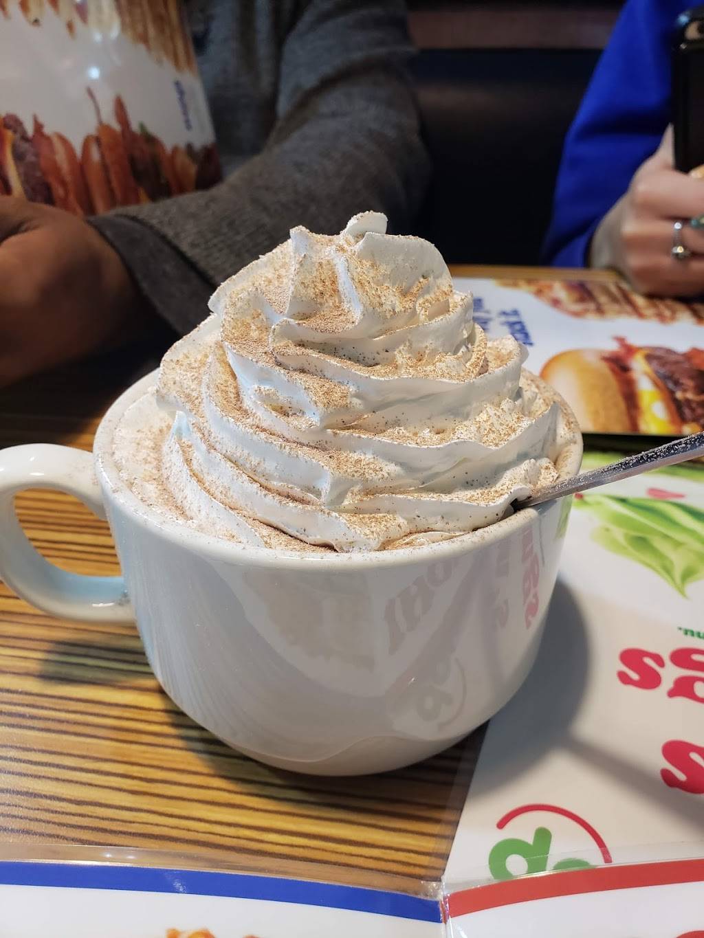 IHOP | restaurant | 515 S Ridge Cir, Wichita, KS 67209, USA | 3167730077 OR +1 316-773-0077