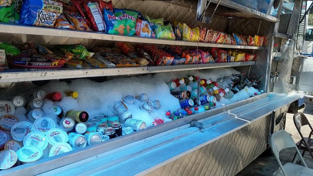 Shellys Deli | restaurant | 1389-1410 Piper Ranch Rd, San Diego, CA 92154, USA | 6195506516 OR +1 619-550-6516