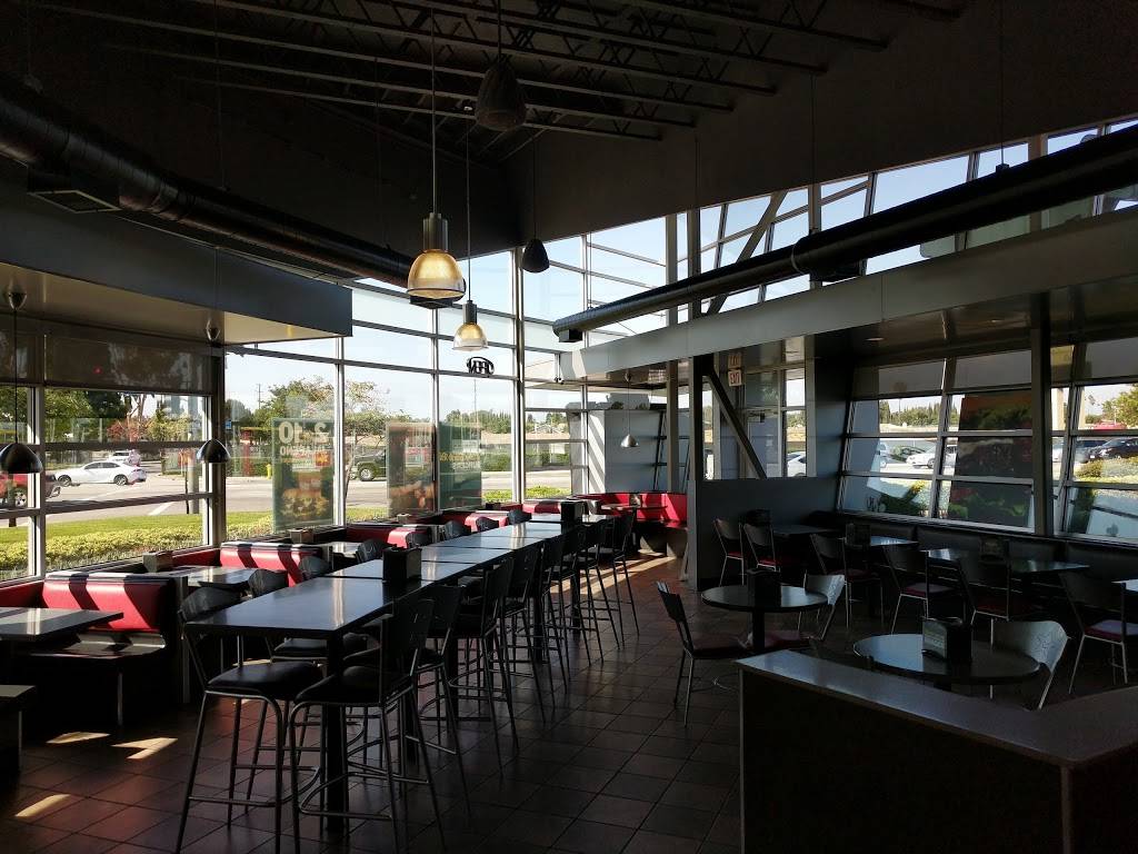 Carls Jr. / Green Burrito | restaurant | 7200 Firestone Blvd, Downey, CA 90241, USA | 5629270129 OR +1 562-927-0129