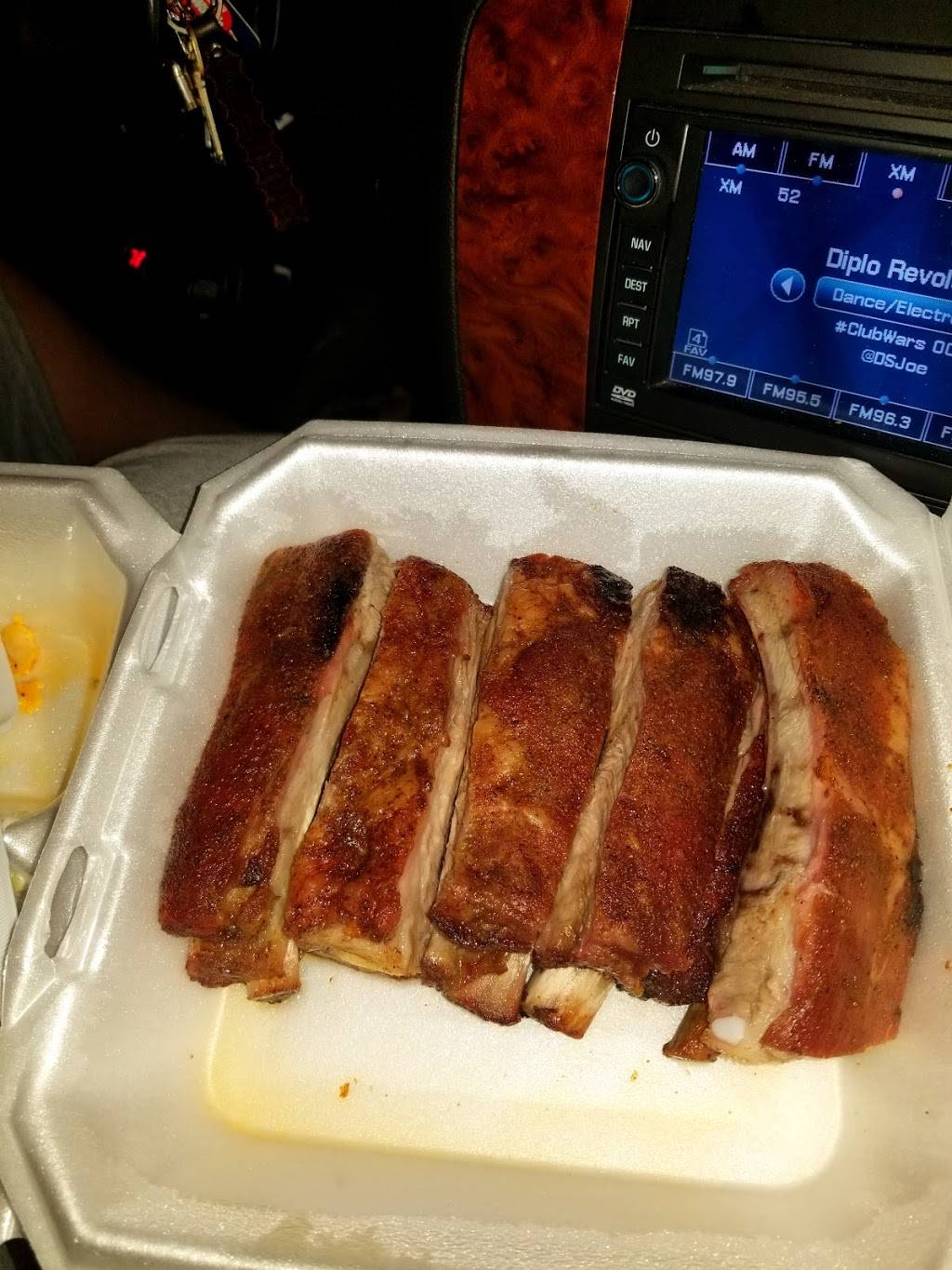 Lil Benny’s Smokehouse | restaurant | 881 Wimbish Rd, Macon, GA 31210, USA | 4782385297 OR +1 478-238-5297