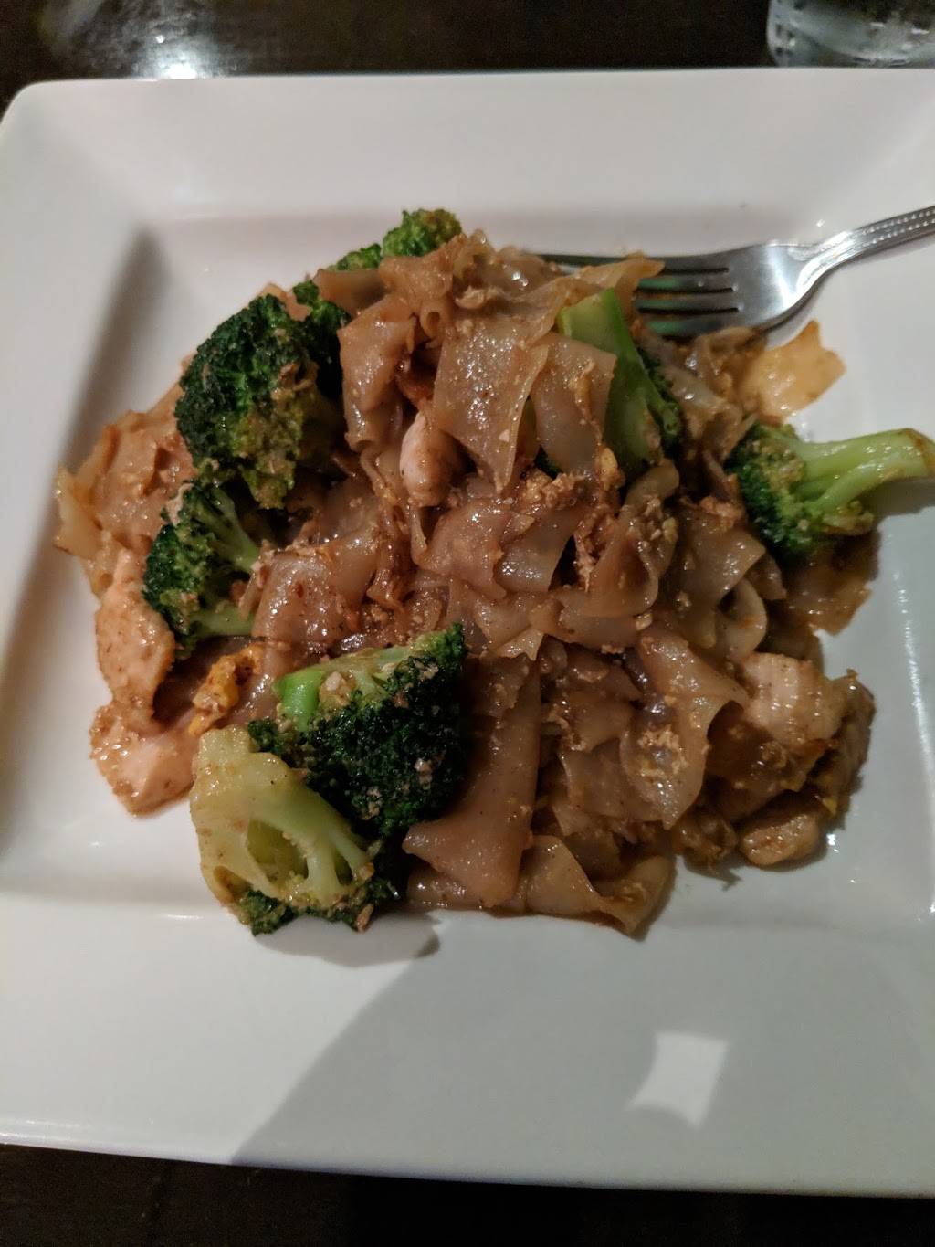 Ginger Thai | restaurant | 22330 Sherman Way # C1, Canoga Park, CA 91303, USA | 8188877118 OR +1 818-887-7118