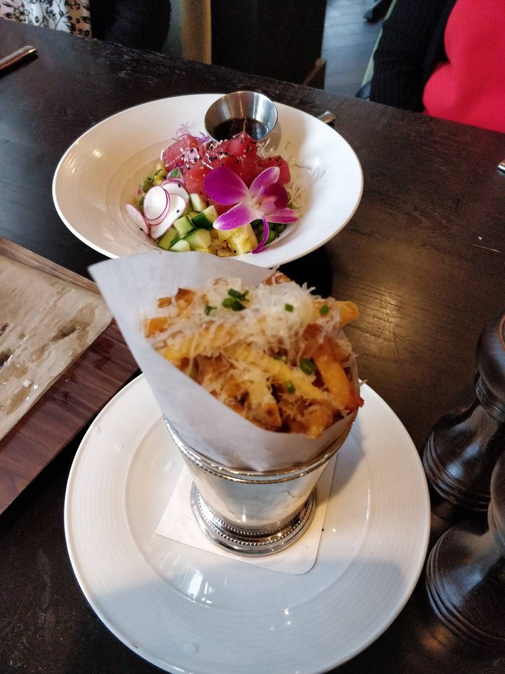 Porter Kitchen & Deck | restaurant | 150 N Riverside Plaza, Chicago, IL 60606, United States | 3127817580 OR +1 312-781-7580