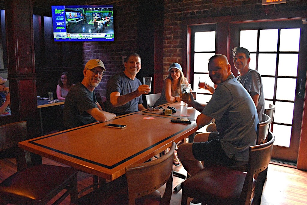 The Flying Pig | restaurant | 1414 Hewitt Ave, Everett, WA 98201, USA | 4253505925 OR +1 425-350-5925