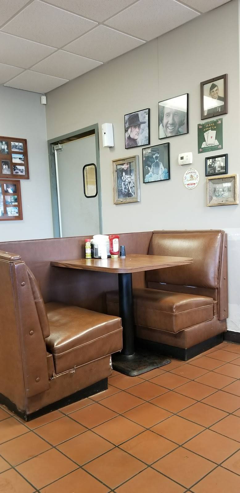 Monroes Smokehouse Bar-B-Q & Catering | restaurant | 4838 Hwy Ave, Jacksonville, FL 32254, USA | 9043895551 OR +1 904-389-5551