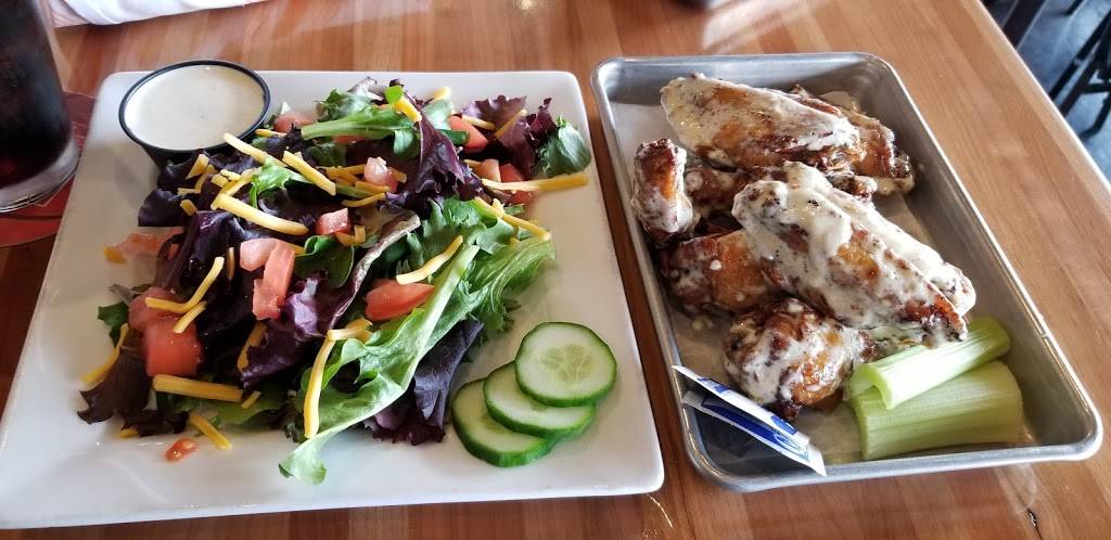 Bacon Hill Kitchen & Pub | restaurant | 4000 E Bristol St #8, Elkhart, IN 46514, USA | 5742642337 OR +1 574-264-2337