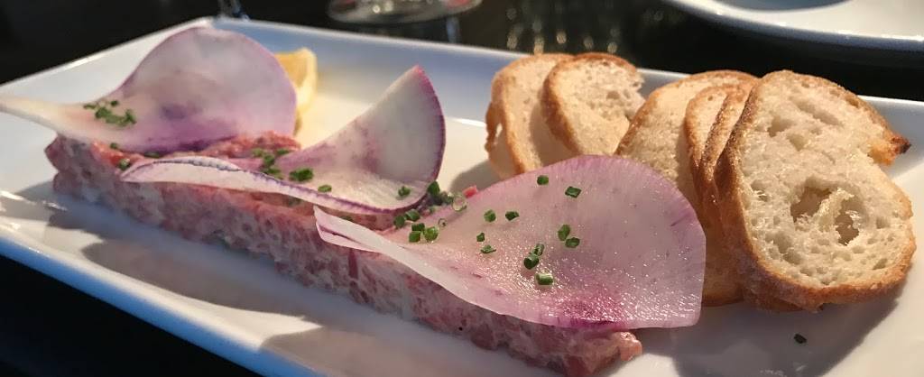 Meeting Place | restaurant | 1274 Market St, Chattanooga, TN 37402, USA | 4232664571 OR +1 423-266-4571