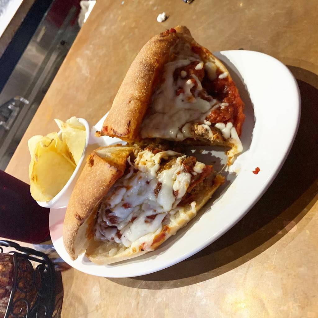 Prima Pizza and Pasta | restaurant | 1920 14th Ave, Vero Beach, FL 32960, USA | 7722173171 OR +1 772-217-3171