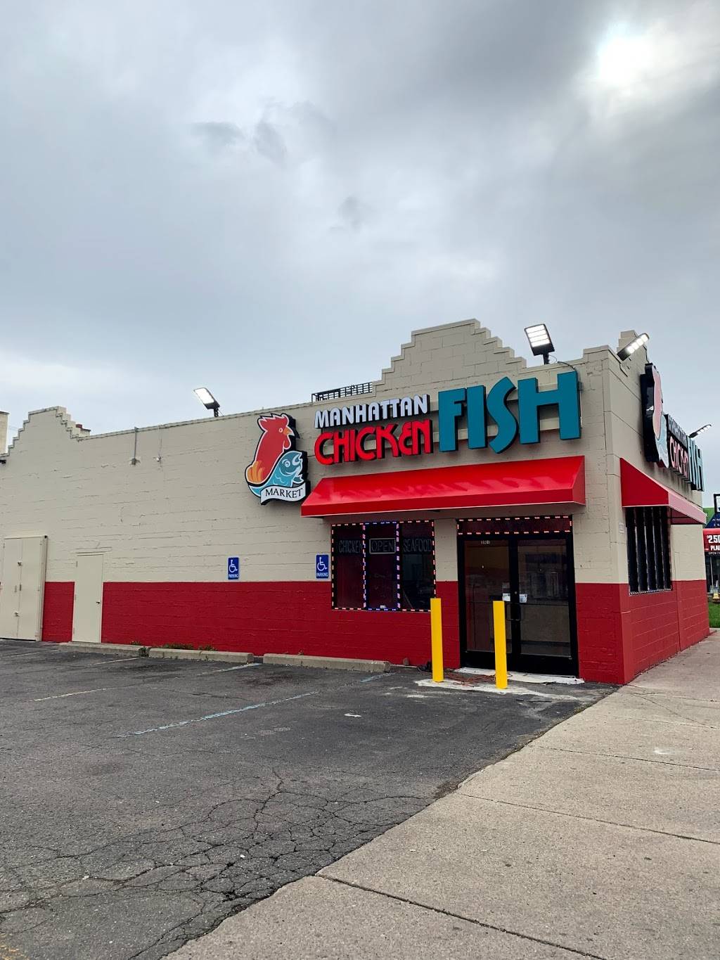Manhattan Fish & Chicken | restaurant | 15251 W 7 Mile Rd, Detroit, MI 48235, USA | 3133973244 OR +1 313-397-3244