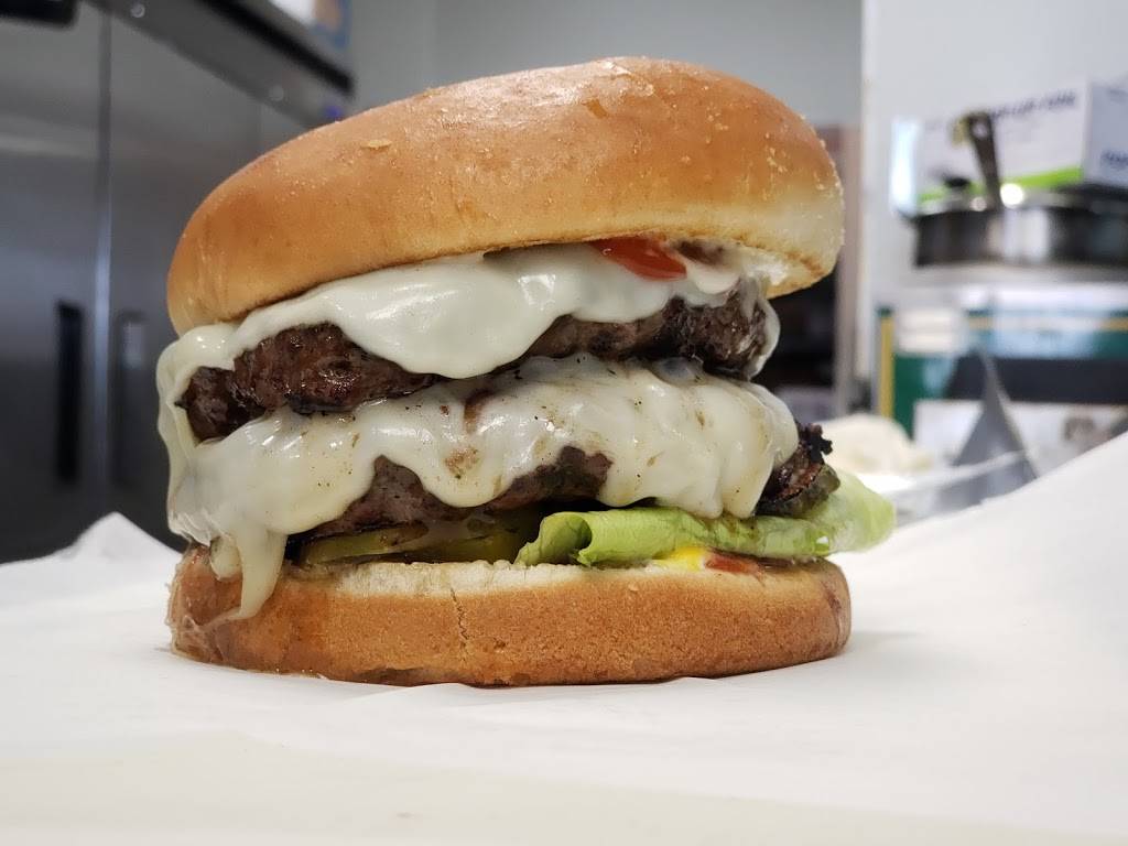 Detroit Pitstop Grill inside (BP) | restaurant | 24761 W Seven Mile Rd, Detroit, MI 48219, USA | 3137666185 OR +1 313-766-6185