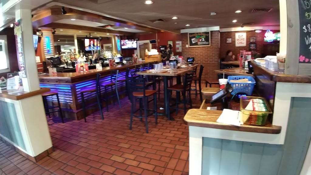 Chilis Grill & Bar | meal takeaway | 6030 Grand Ave, Gurnee, IL 60031, USA | 8478551025 OR +1 847-855-1025