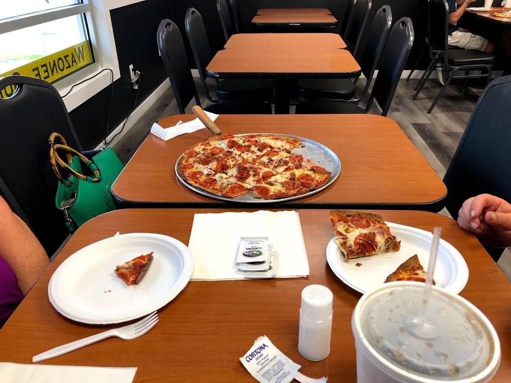 Whiffle Boys Pizza | restaurant | 601 W Main St, Benton, IL 62812, USA | 6182004343 OR +1 618-200-4343