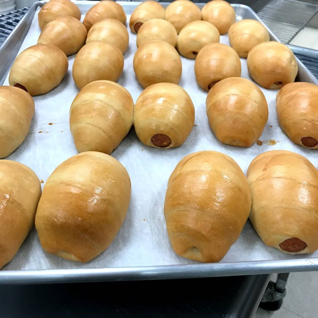 Snowflake donuts | restaurant | 7010 Woodridge Dr, Houston, TX 77087, USA | 8327425578 OR +1 832-742-5578