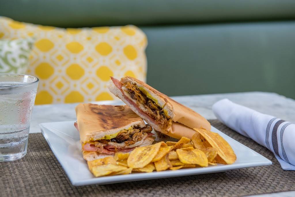 Más Cuba Cafe | night club | 318 20th St, Miami Beach, FL 33139, USA | 3055342270 OR +1 305-534-2270