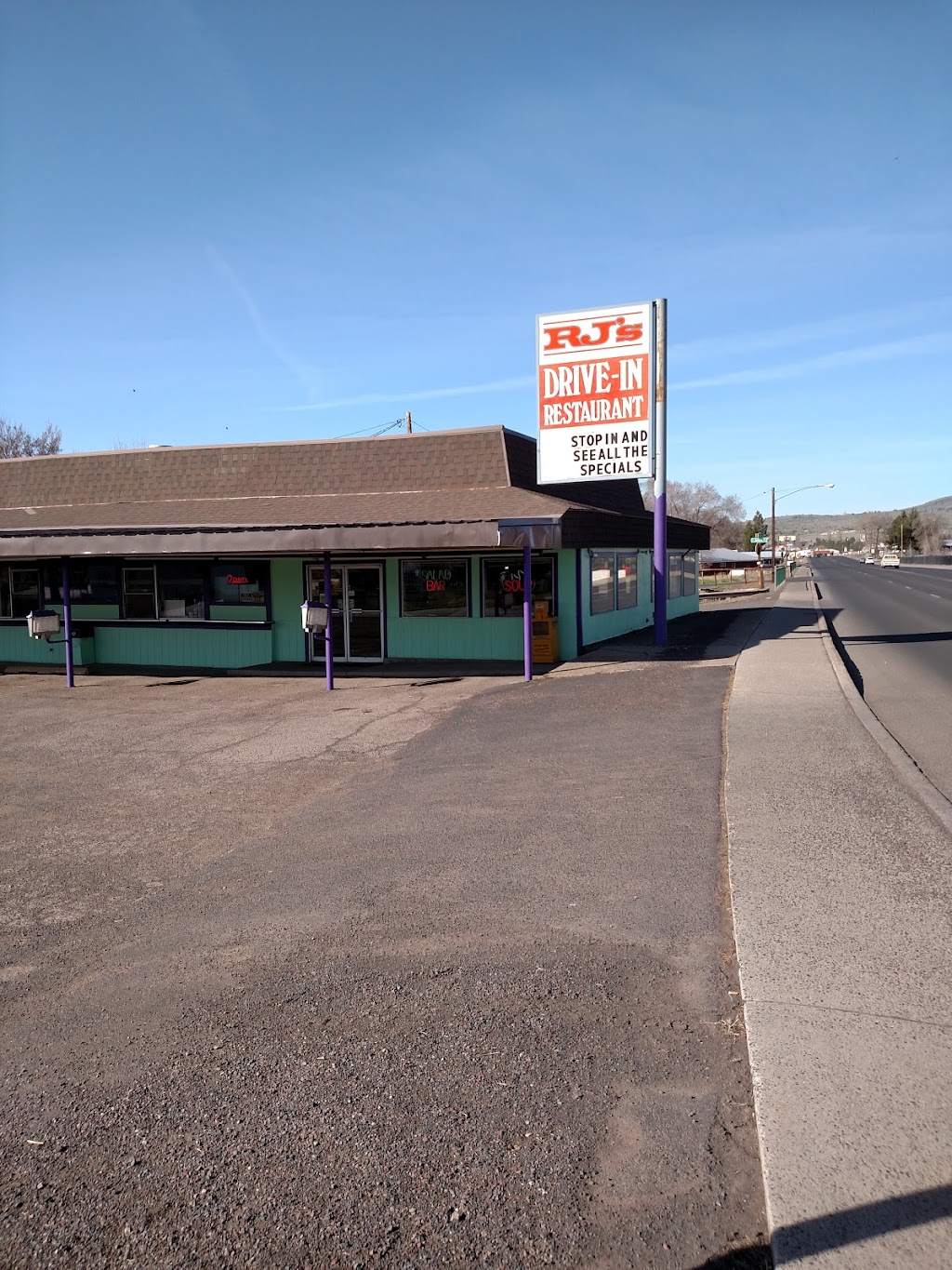 RJs Restaurant | restaurant | 920 W Tyler St, Burns, OR 97720, USA | 5415736346 OR +1 541-573-6346