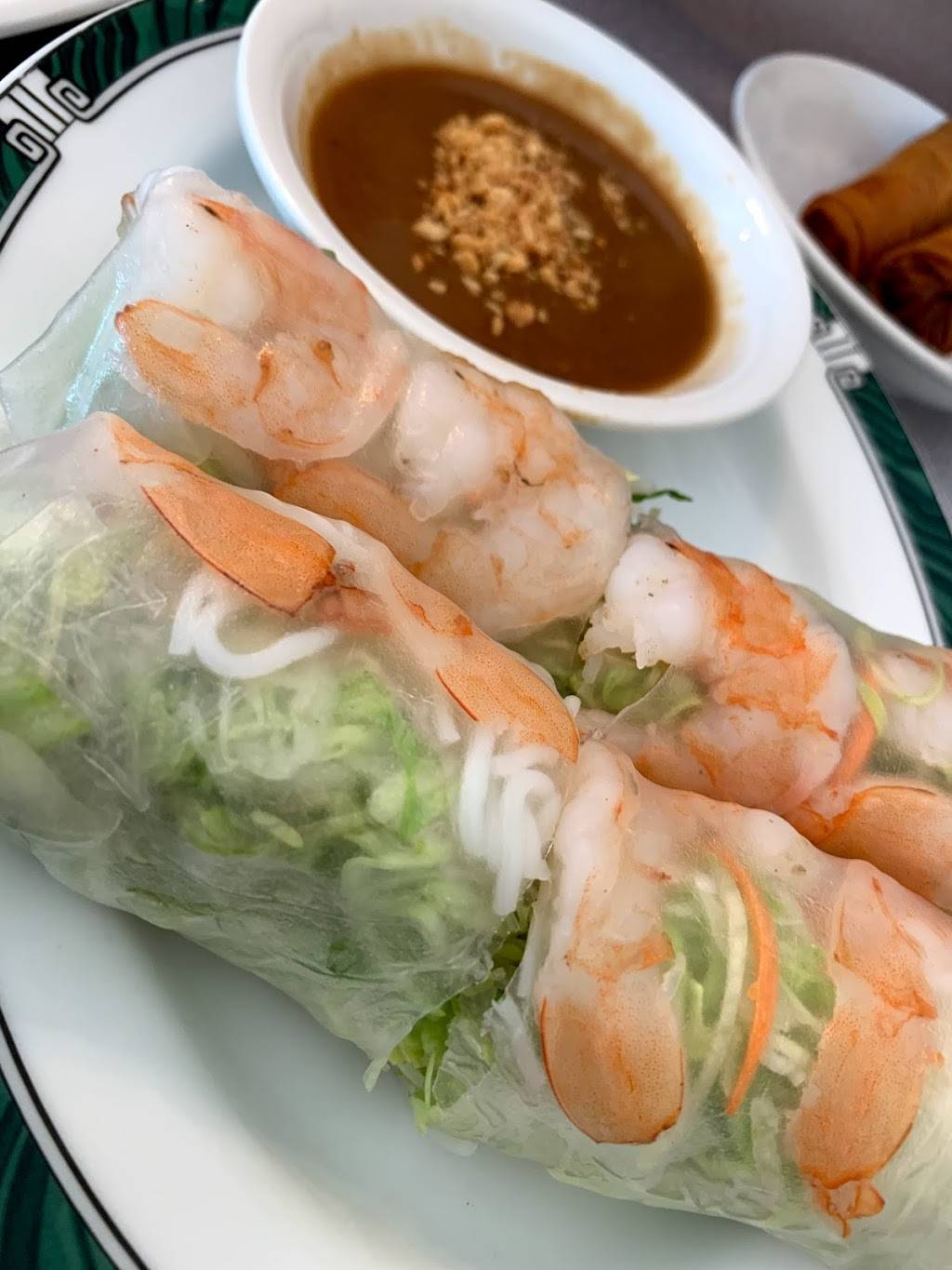Pho and Rolls | restaurant | 8048 N Cedar Ave, Fresno, CA 93720, USA | 5593260229 OR +1 559-326-0229