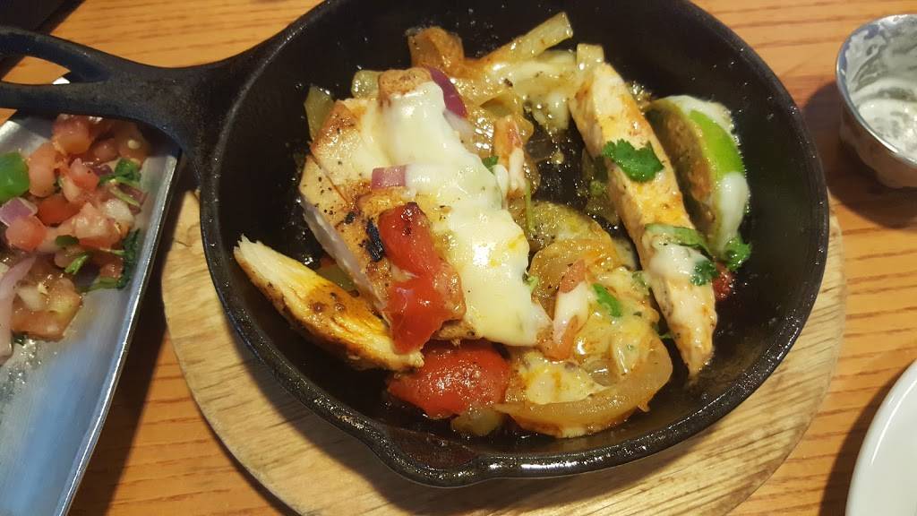 Chilis Grill & Bar | restaurant | 195 House-Carlson Dr, Batesville, MS 38606, USA | 6625635227 OR +1 662-563-5227