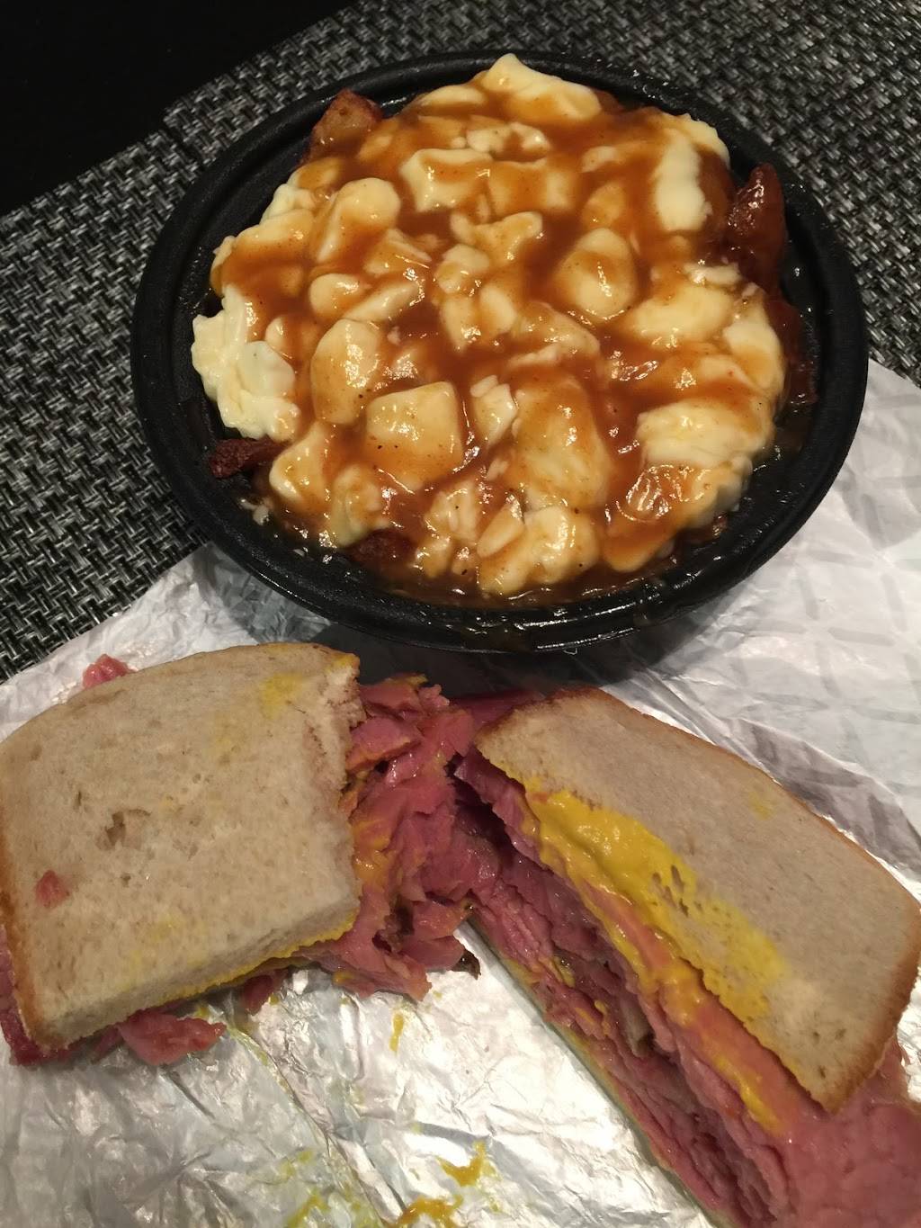 Le Petit Québec | restaurant | 130 Rue Notre-Dame, Repentigny, QC J6A 2P1, Canada | 4505813335 OR +1 450-581-3335