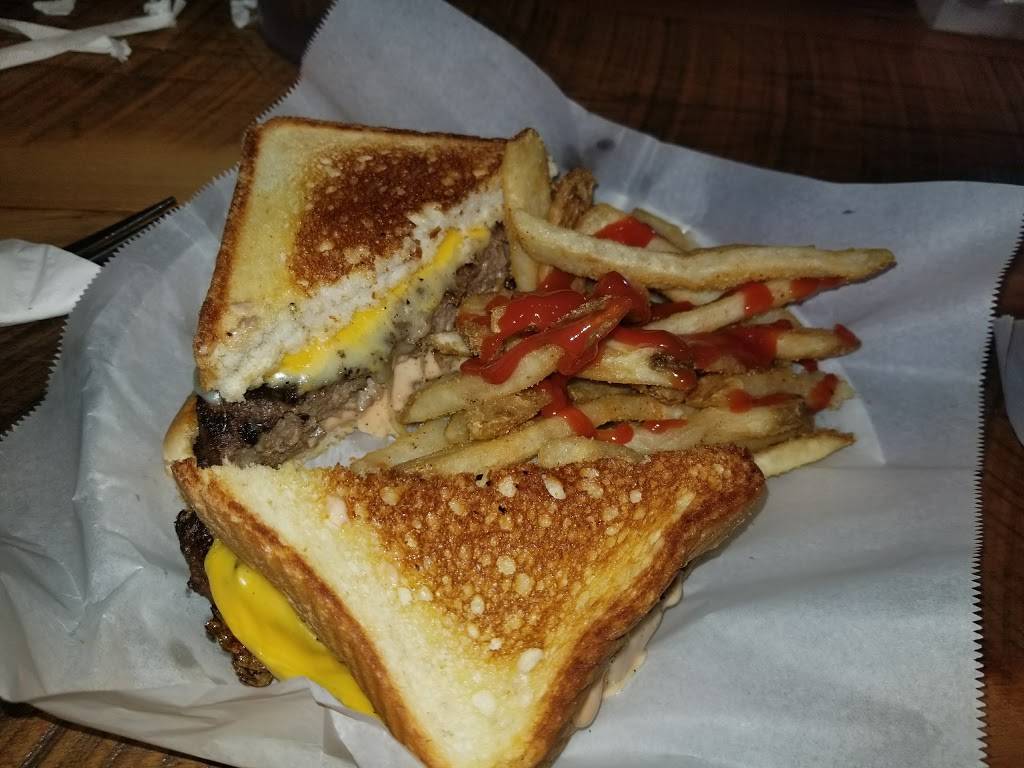 Mugshots Grill & Bar Oxford | restaurant | 1400 Merchants Dr, Oxford, MS 38655, USA | 6623805054 OR +1 662-380-5054