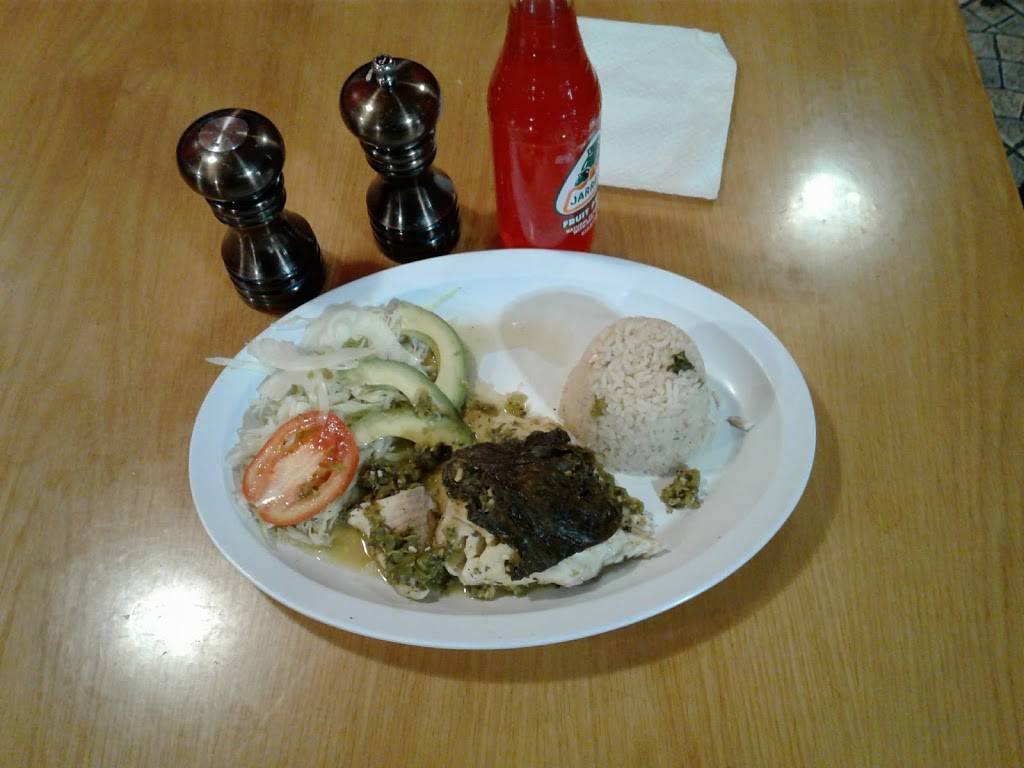 La Caleta Restaurant & Bar | restaurant | 1801 S Muskego Ave, Milwaukee, WI 53204, USA | 4142105410 OR +1 414-210-5410