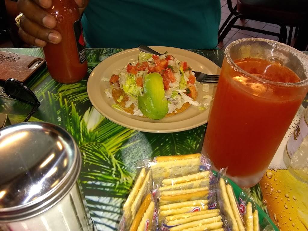 Connies Seafood #9 | restaurant | 10511 Eastex Fwy, Houston, TX 77093, USA | 7136947300 OR +1 713-694-7300