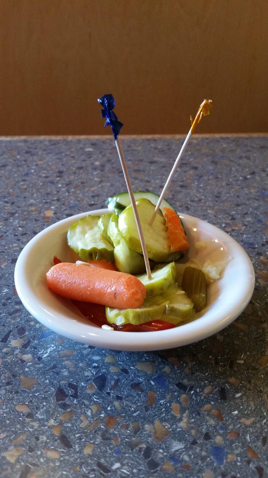 Isaacs Restaurant | restaurant | 1559 Manheim Pike, Lancaster, PA 17601, USA | 7175607774 OR +1 717-560-7774