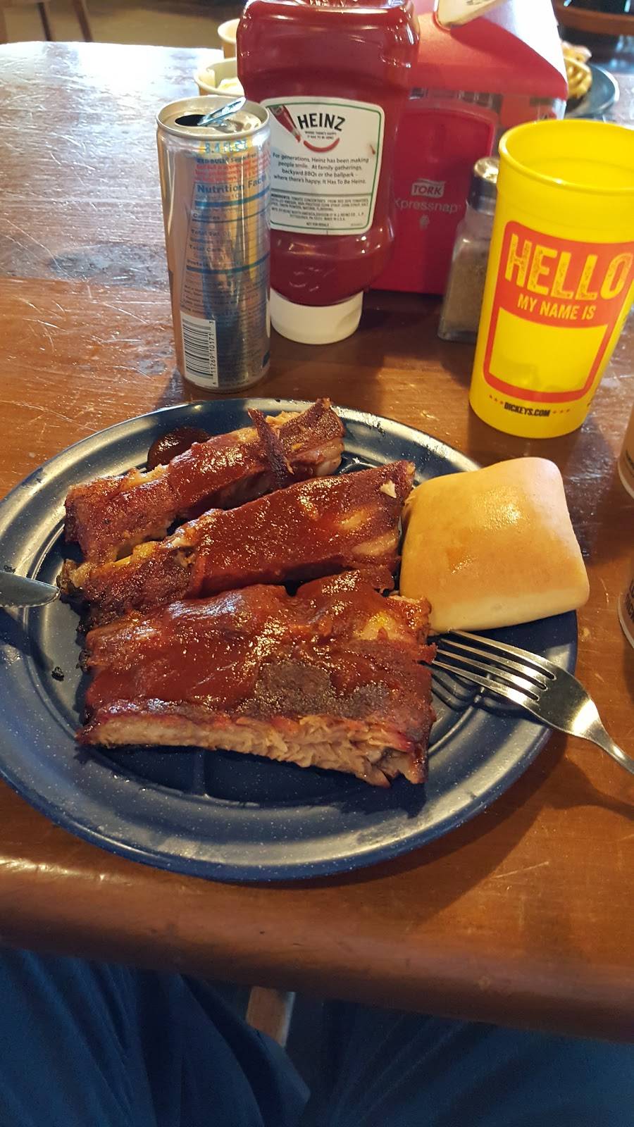 Dickeys Barbecue Pit | restaurant | 2710 W Commerce St, Buffalo, TX 75831, USA | 9033226666 OR +1 903-322-6666