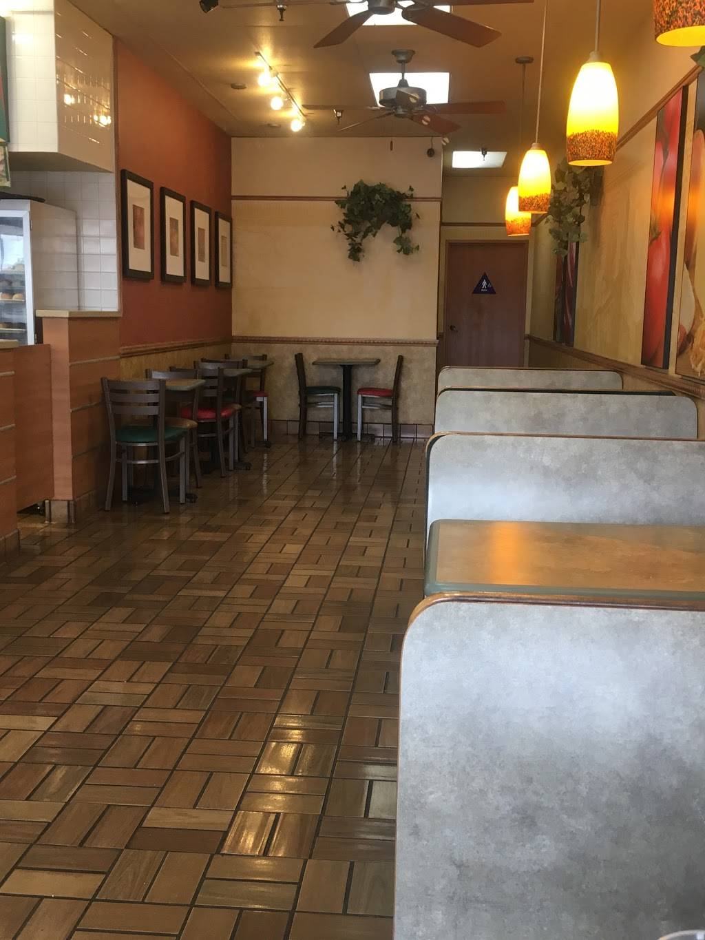 Subway | restaurant | 711 W Shaw Ave, Clovis, CA 93612, USA | 5593238900 OR +1 559-323-8900